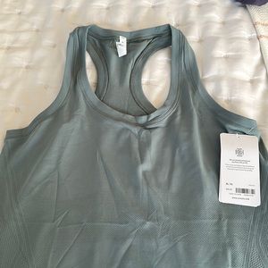 NWT Sage green Athleta seamless momentum tank